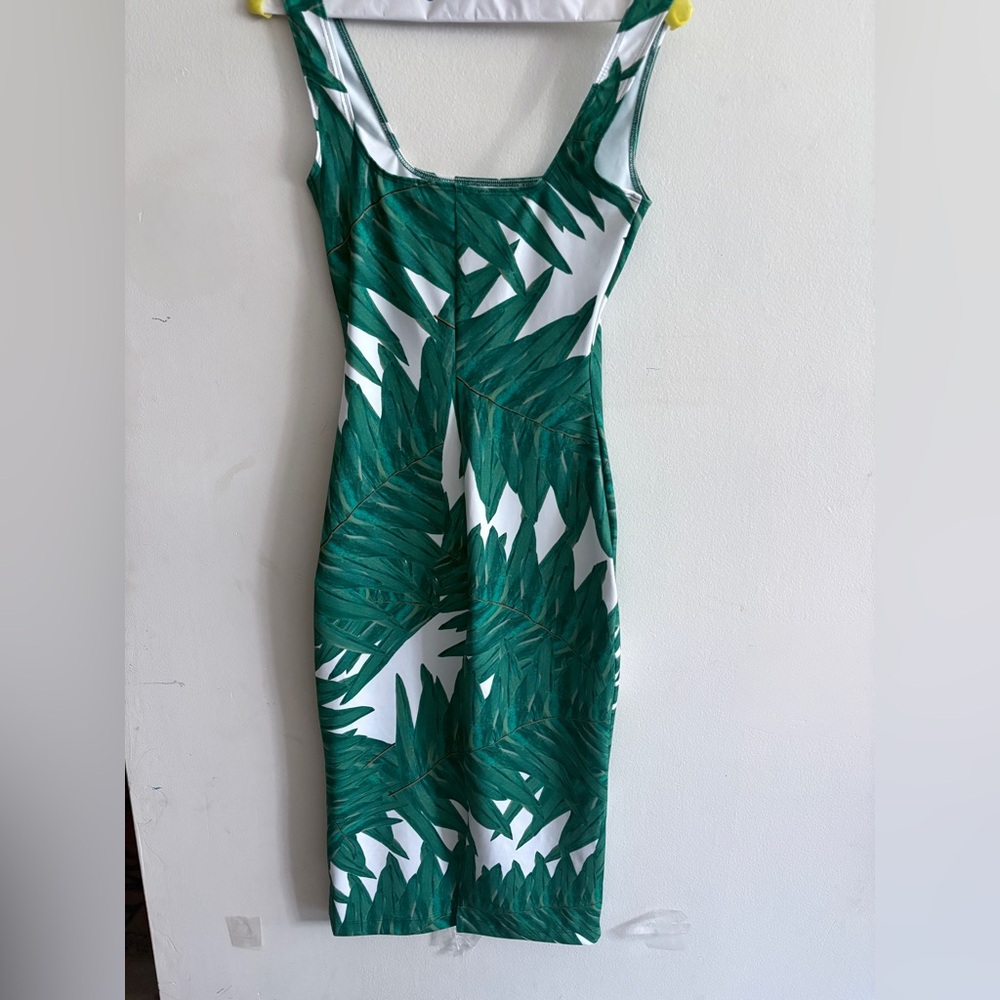 Leaf Pattern Green Midi Dress